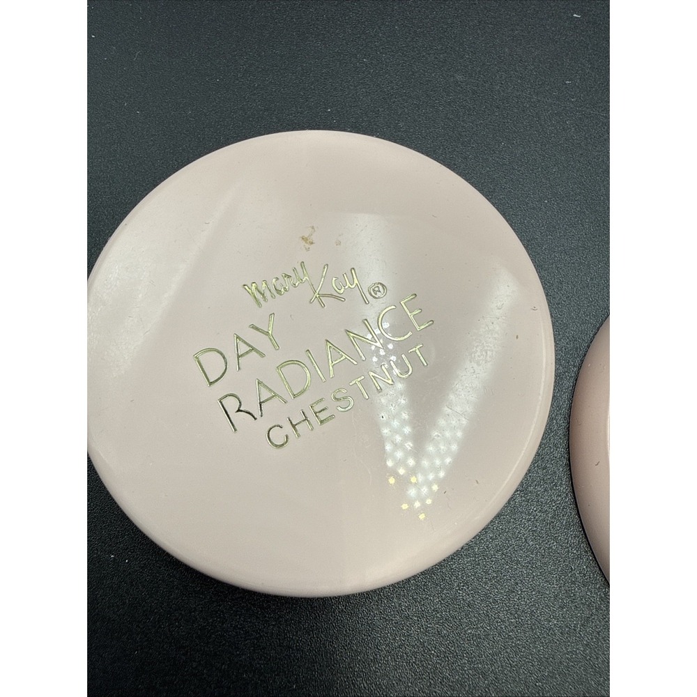Vintage New NWOB Mary Kay Day Radiance Foundation CHESTNUT 1/2 Oz NOS
